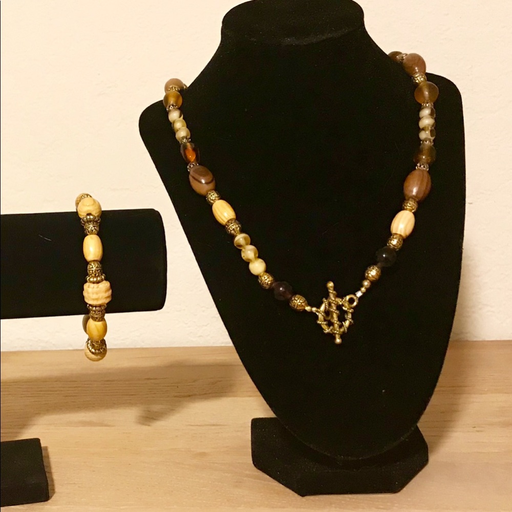 Beautiful Glass Beaded Necklace and Bracelet